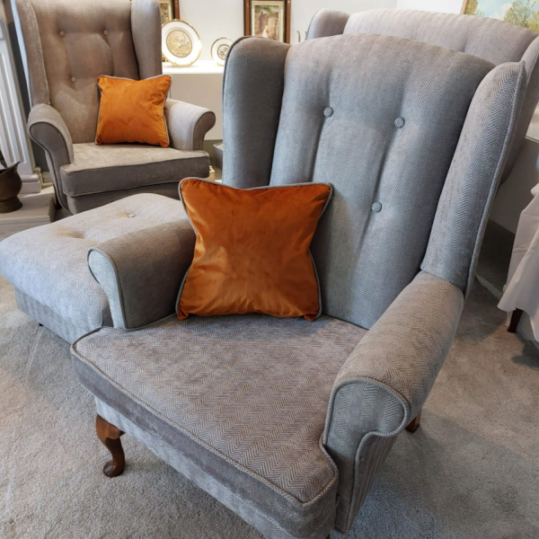 Vintage 1940s-1960s English Lounge Suite - Restored with Modern Comfort Features - Image 3
